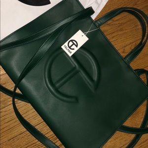 TELFAR MEDIUM SHOPPINH BAG IN DARK OLIVE